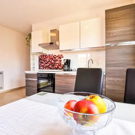 App La E Bella - Marone Apartment *
