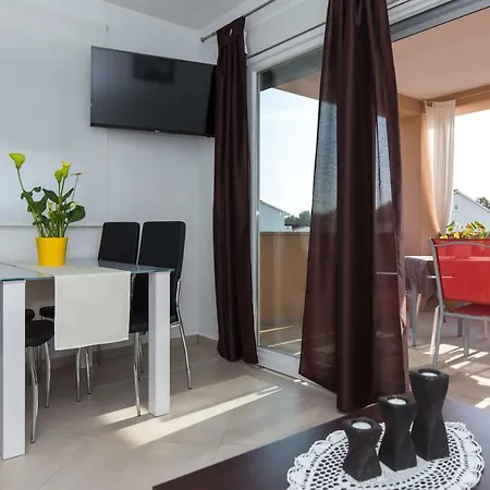 App La E Bella - Marone Apartment *